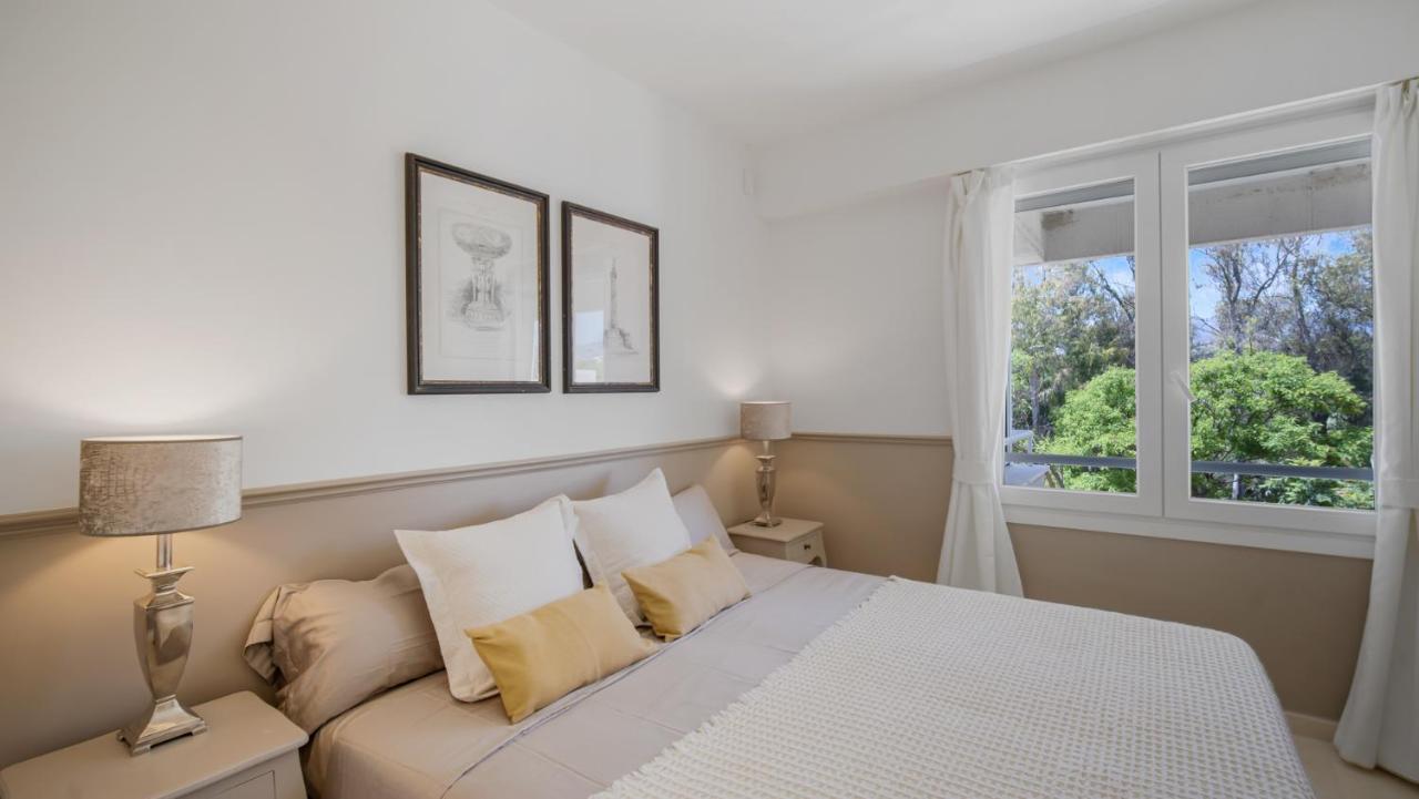 Beach-Line Apartment With 3 Bedrooms In Estepona Kültér fotó