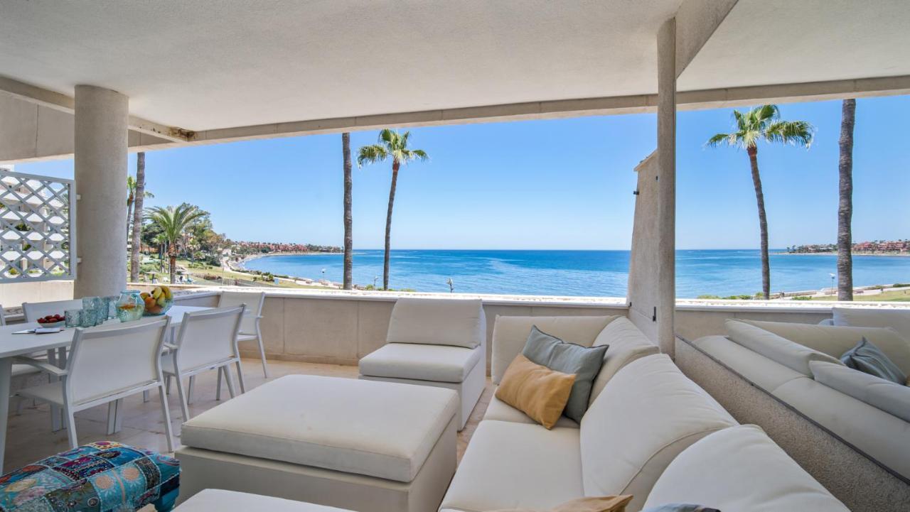 Beach-Line Apartment With 3 Bedrooms In Estepona Kültér fotó
